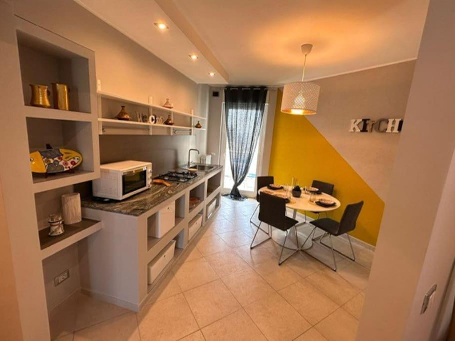 Faro Sul Mare Luxury Apartment - Zona Fiera บารี ภายนอก รูปภาพ