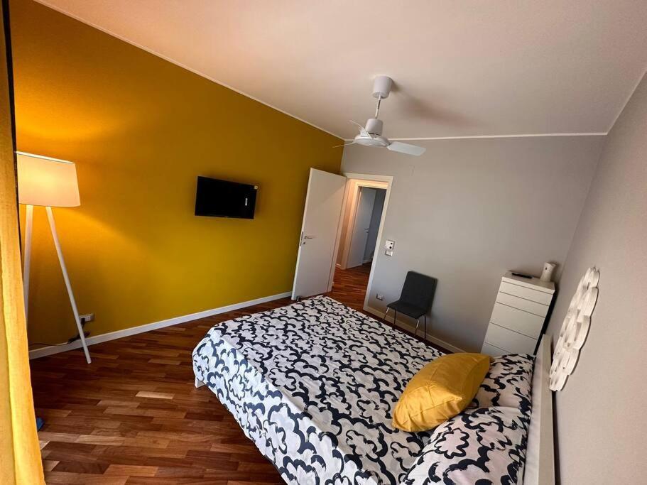 Faro Sul Mare Luxury Apartment - Zona Fiera บารี ภายนอก รูปภาพ