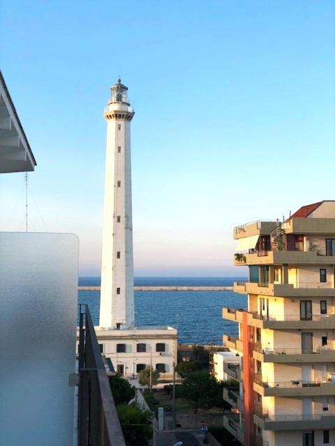 Faro Sul Mare Luxury Apartment - Zona Fiera บารี ภายนอก รูปภาพ
